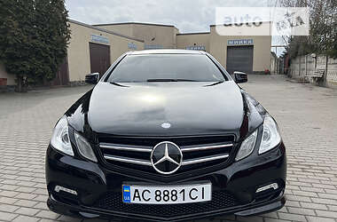 Купе Mercedes-Benz E-Class 2010 в 