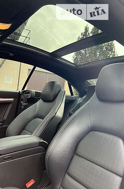 Купе Mercedes-Benz E-Class 2010 в 