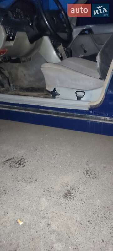 Седан Mercedes-Benz E-Class 1988 в Харкові