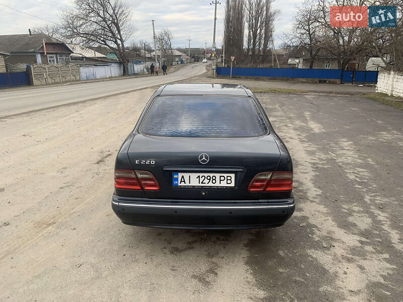 Седан Mercedes-Benz E-Class 1999 в Черновцах