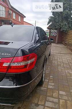 Седан Mercedes-Benz E-Class 2011 в 