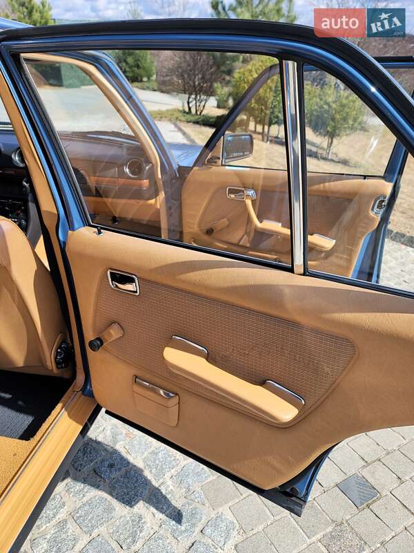 Седан Mercedes-Benz E-Class 1984 в Києві