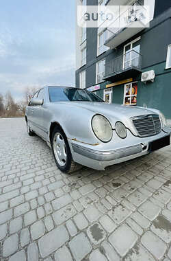 Седан Mercedes-Benz E-Class 2000 в Луцьку