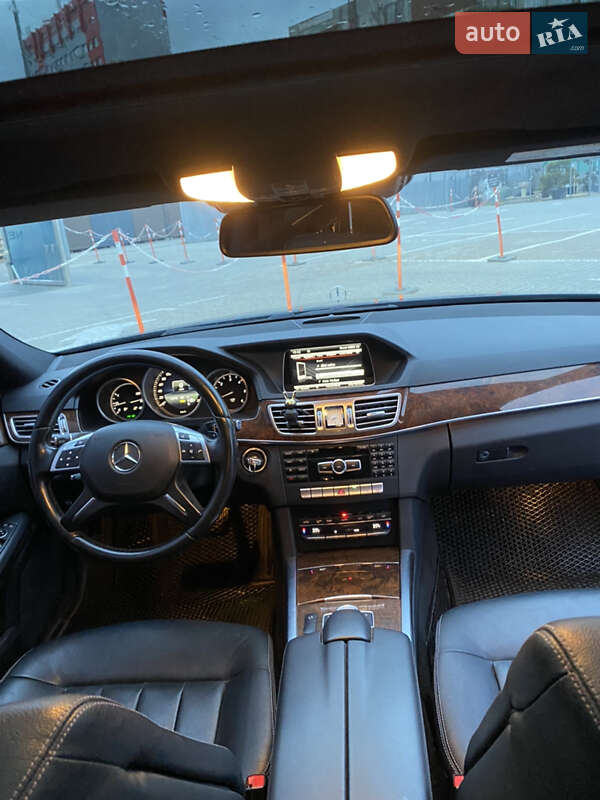 Седан Mercedes-Benz E-Class 2014 в Львове