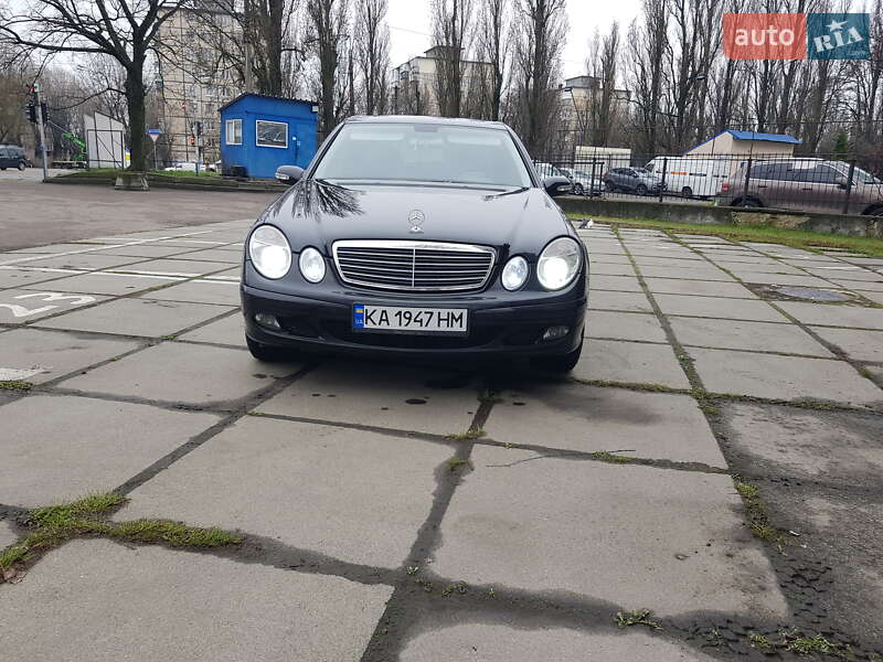 Mercedes-Benz E-Class 2005