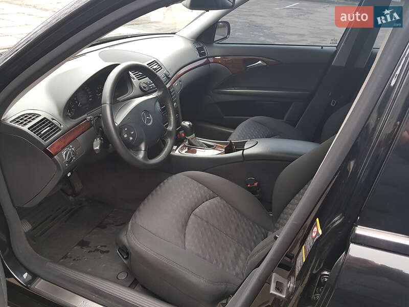 Седан Mercedes-Benz E-Class 2005 в Киеве