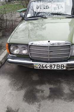 Седан Mercedes-Benz E-Class 1982 в Житомире