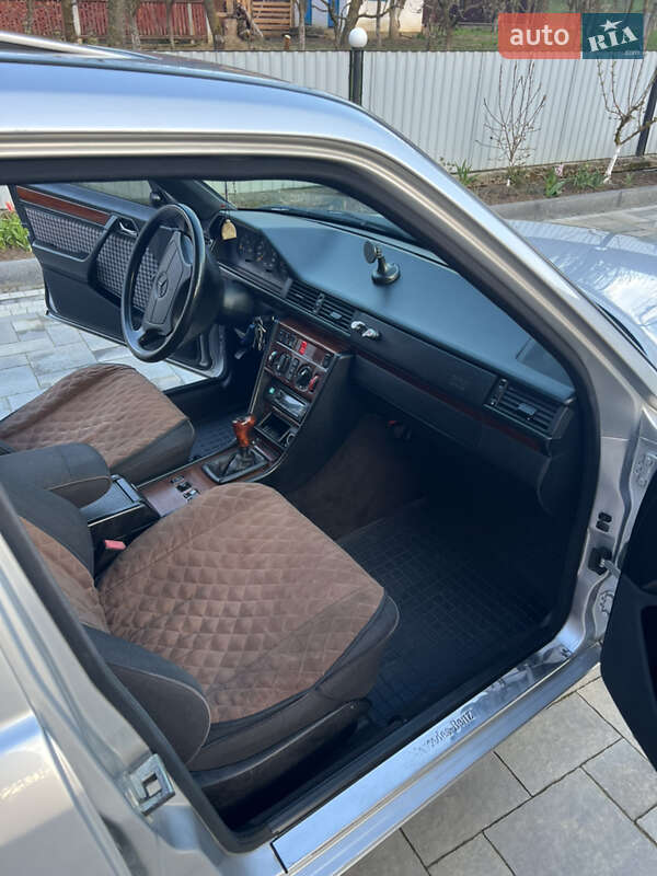 Седан Mercedes-Benz E-Class 1994 в Вижниці