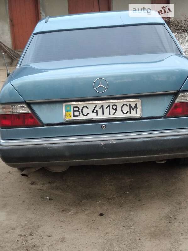 Седан Mercedes-Benz E-Class 1986 в Львове