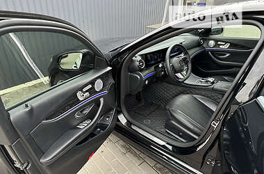 Седан Mercedes-Benz E-Class 2017 в 