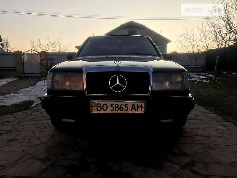 Седан Mercedes-Benz E-Class 1989 в Тернополе