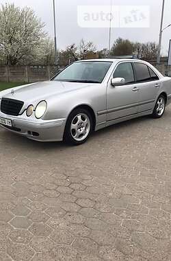 Седан Mercedes-Benz E-Class 2000 в Костополе