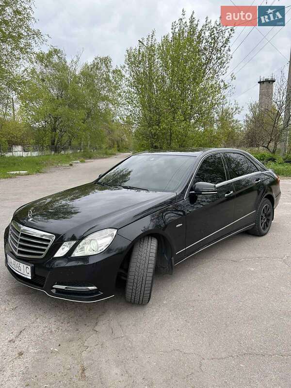 Mercedes-Benz E-Class 2011