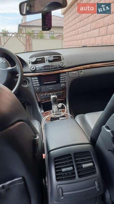 Седан Mercedes-Benz E-Class 2002 в Львові