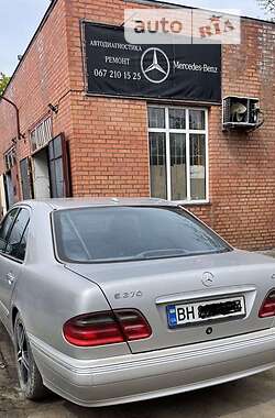 Седан Mercedes-Benz E-Class 2000 в Измаиле