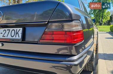 Седан Mercedes-Benz E-Class 1989 в 