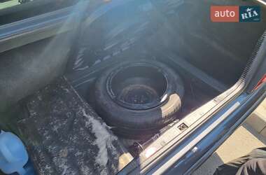 Седан Mercedes-Benz E-Class 1989 в 