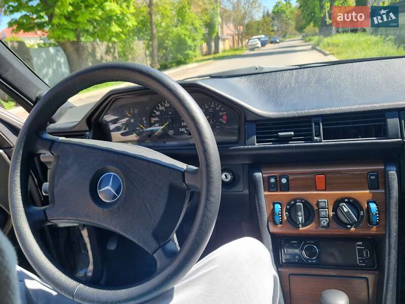 Седан Mercedes-Benz E-Class 1989 в Одессе фото 30 Седан Mercedes-Benz E-Class 1989 в Одессе
