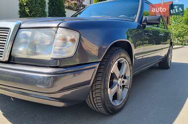 Седан Mercedes-Benz E-Class 1989 в 