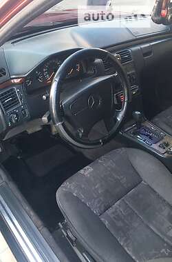 Седан Mercedes-Benz E-Class 1998 в 