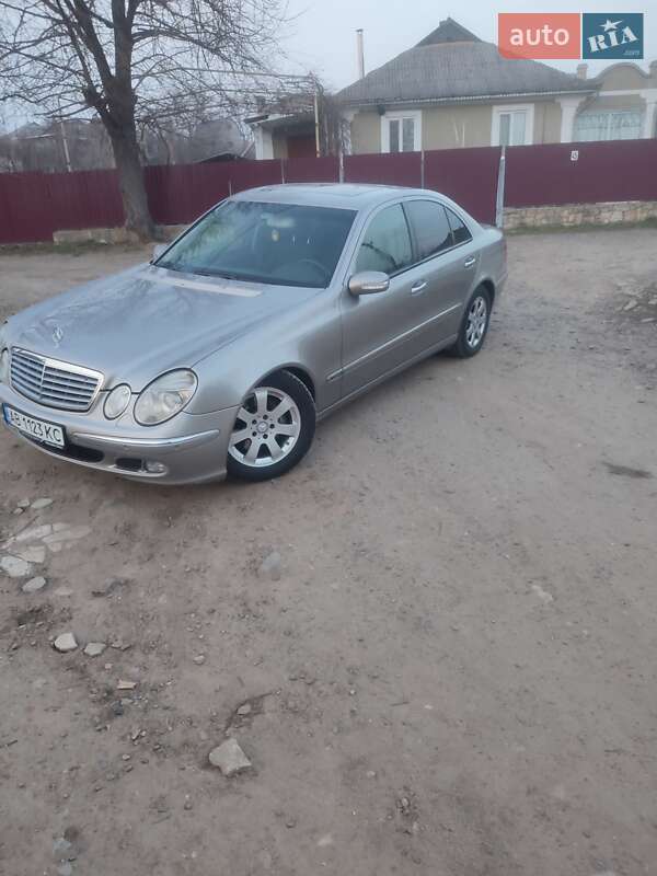 Седан Mercedes-Benz E-Class 2003 в Ямполе