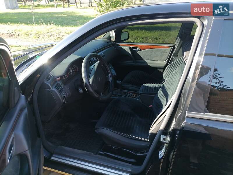 Седан Mercedes-Benz E-Class 1998 в Днепре