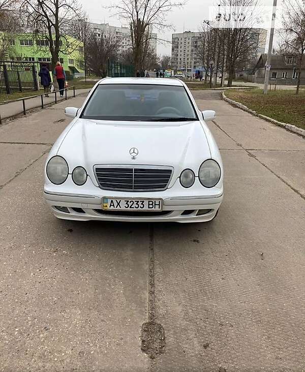 Седан Mercedes-Benz E-Class 2001 в Харькове