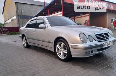 Седан Mercedes-Benz E-Class 2000 в 