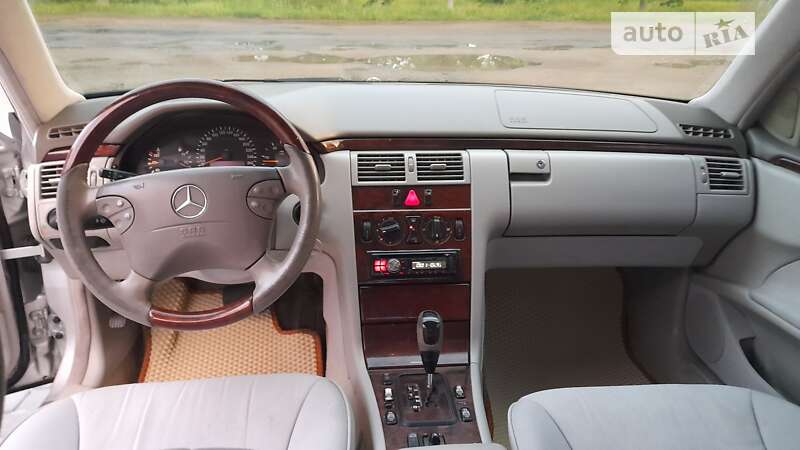 Седан Mercedes-Benz E-Class 2000 в 