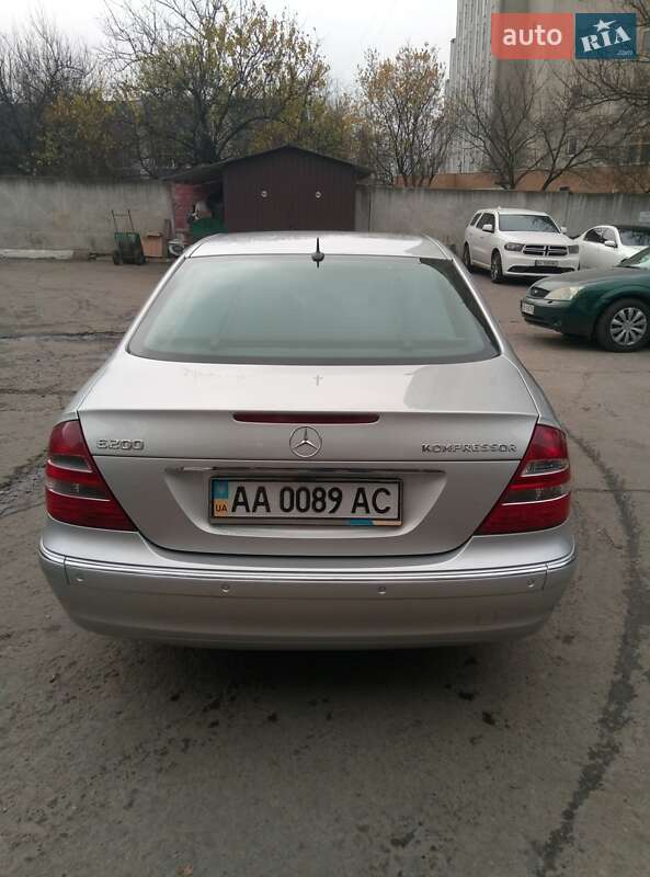 Седан Mercedes-Benz E-Class 2004 в Києві