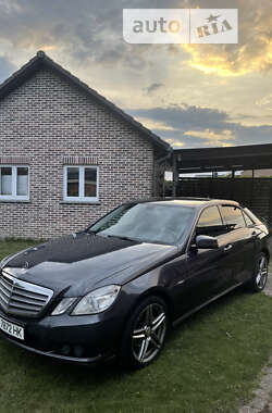 Седан Mercedes-Benz E-Class 2009 в Ивано-Франковске