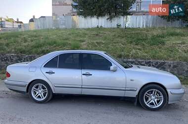 Седан Mercedes-Benz E-Class 1999 в 