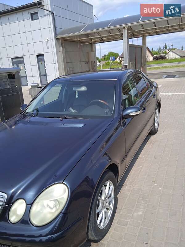 Mercedes-Benz E-Class 2004