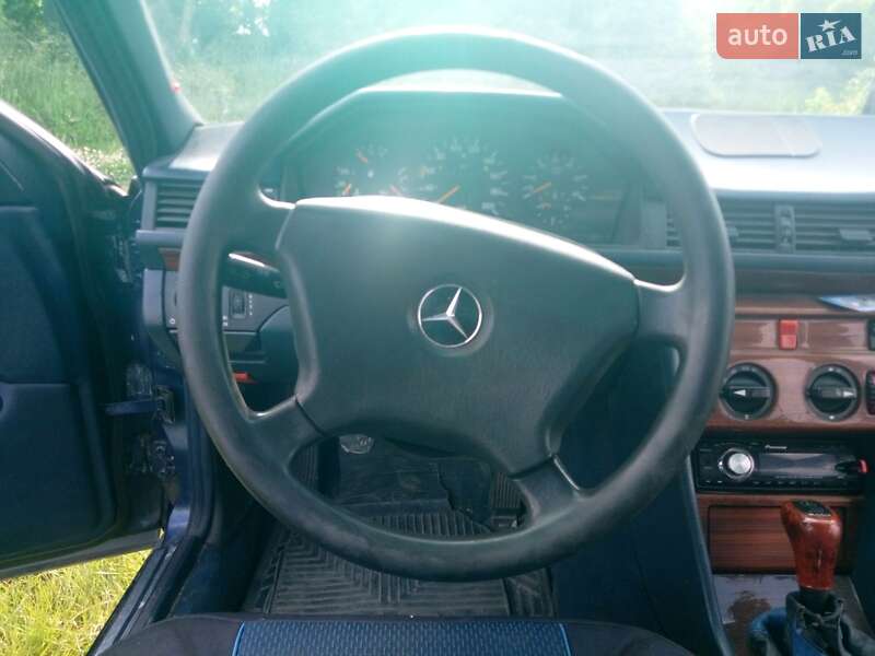 Седан Mercedes-Benz E-Class 1993 в Хмельницькому