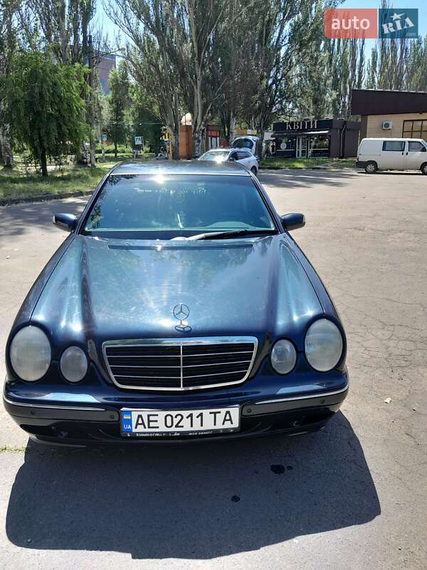 Седан Mercedes-Benz E-Class 2000 в Кривому Розі