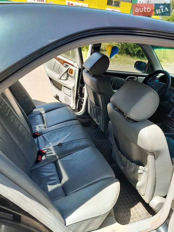 Седан Mercedes-Benz E-Class 2000 в Кривому Розі