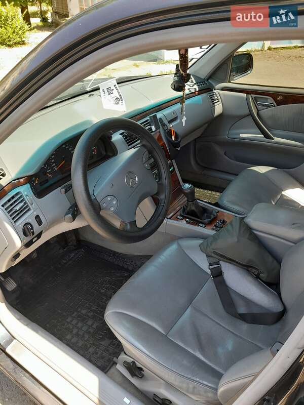 Седан Mercedes-Benz E-Class 2000 в Кривому Розі