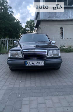 Седан Mercedes-Benz E-Class 1993 в Черновцах