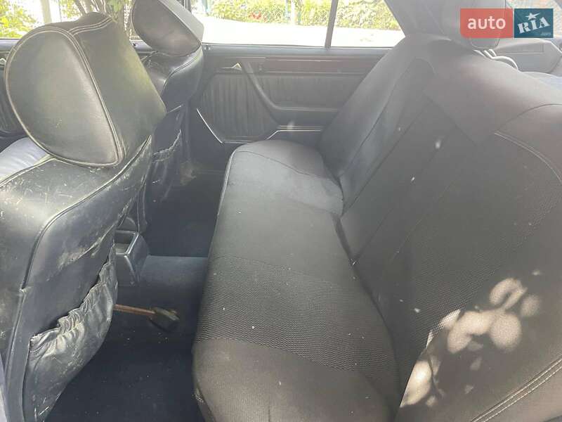 Седан Mercedes-Benz E-Class 1992 в Харькове