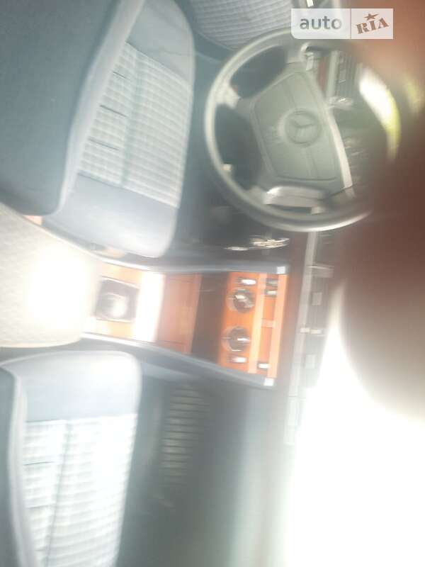 Седан Mercedes-Benz E-Class 1992 в Яремчі фото 8 Седан Mercedes-Benz E-Class 1992 в Яремчі