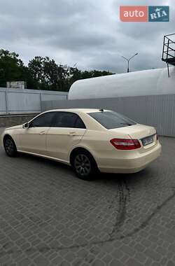 Седан Mercedes-Benz E-Class 2013 в 