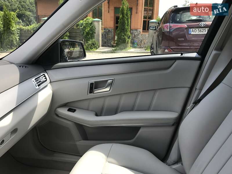 Універсал Mercedes-Benz E-Class 2014 в Ужгороді