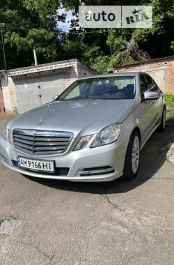 Седан Mercedes-Benz E-Class 2012 в Житомирі