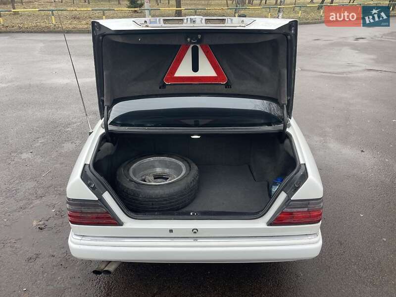 Седан Mercedes-Benz E-Class 1994 в Рівному