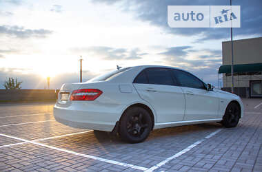 Седан Mercedes-Benz E-Class 2011 в Киеве