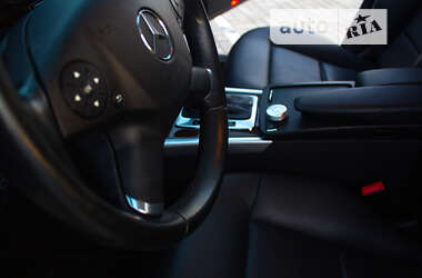 Седан Mercedes-Benz E-Class 2011 в Киеве