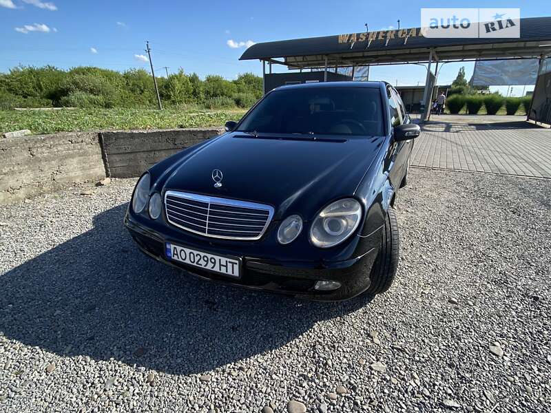 Седан Mercedes-Benz E-Class 2003 в Виноградове