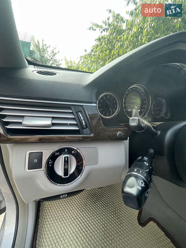 Универсал Mercedes-Benz E-Class 2010 в Кременце