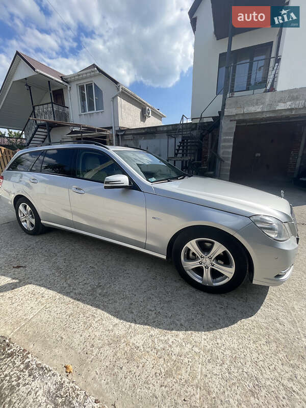 Универсал Mercedes-Benz E-Class 2010 в Кременце
