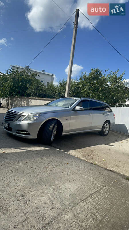 Универсал Mercedes-Benz E-Class 2010 в Кременце